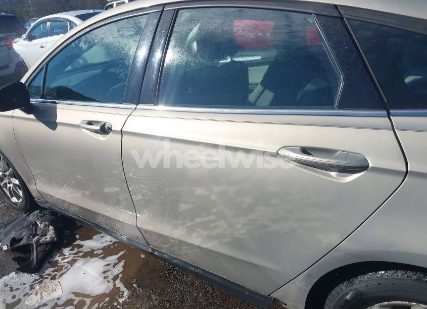 Photo 14 of 2015 Ford Fusion S (VIN 3FA6P0G76FR256344)