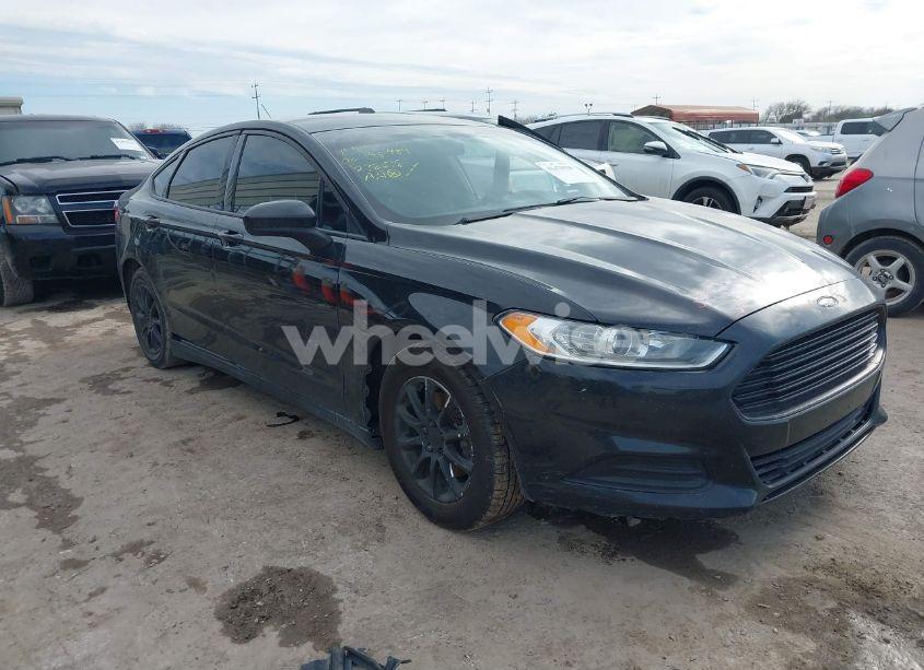 2015 Ford Fusion S (VIN 3FA6P0G76FR278618) main photo