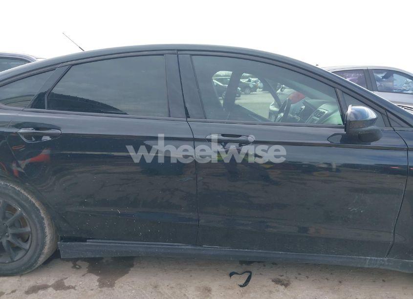 Photo 14 of 2015 Ford Fusion S (VIN 3FA6P0G76FR278618)