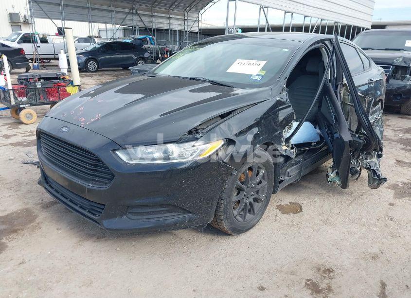 Photo 2 of 2015 Ford Fusion S (VIN 3FA6P0G76FR278618)