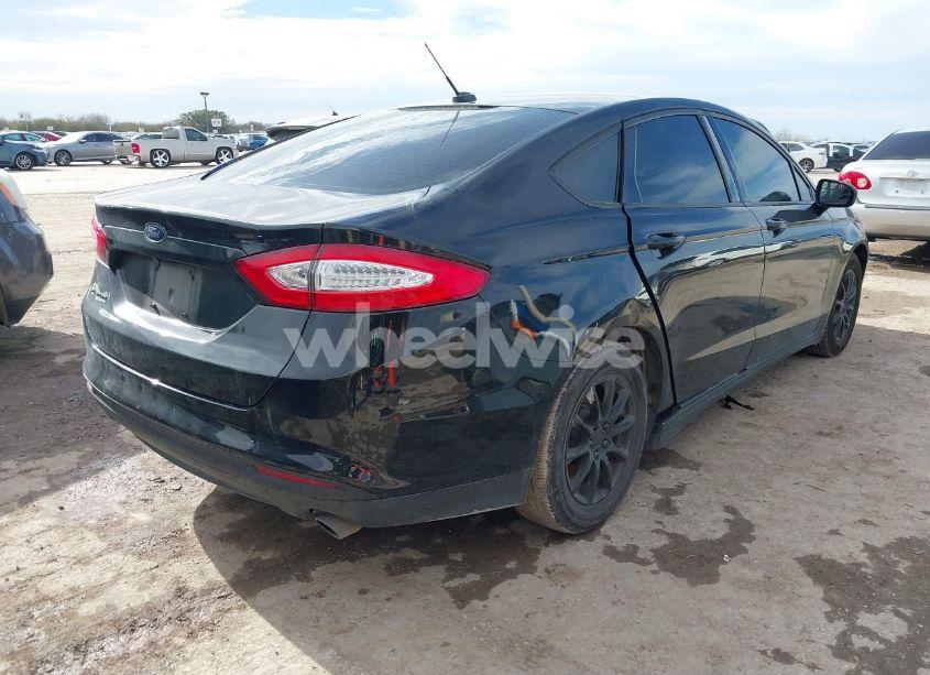 Photo 4 of 2015 Ford Fusion S (VIN 3FA6P0G76FR278618)
