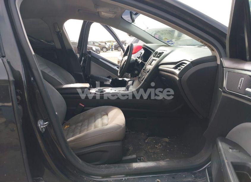 Photo 5 of 2015 Ford Fusion S (VIN 3FA6P0G76FR278618)