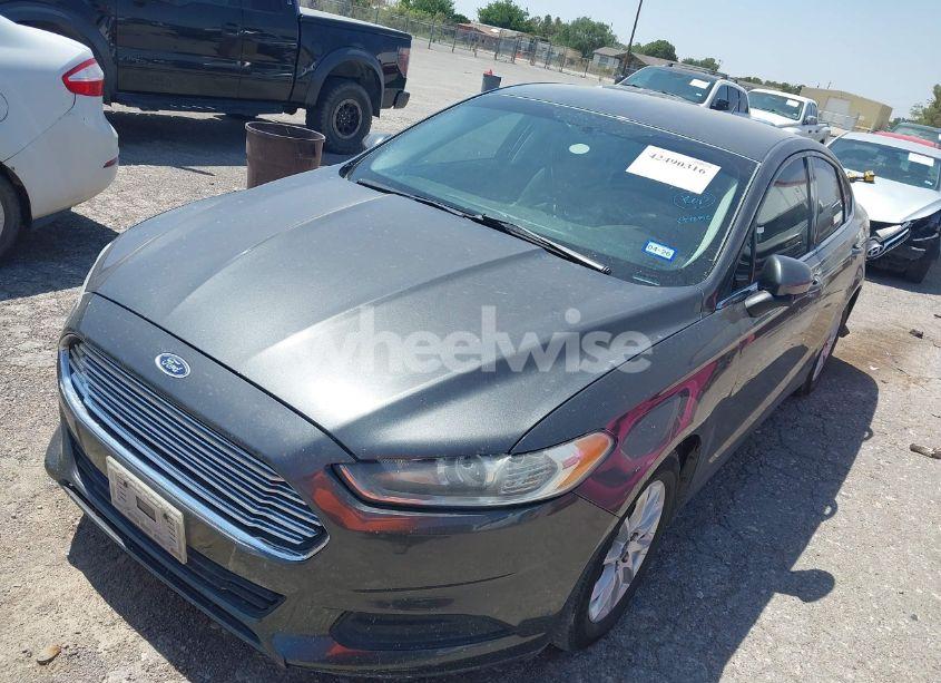 Photo 6 of 2015 Ford Fusion S (VIN 3FA6P0G76FR292468)