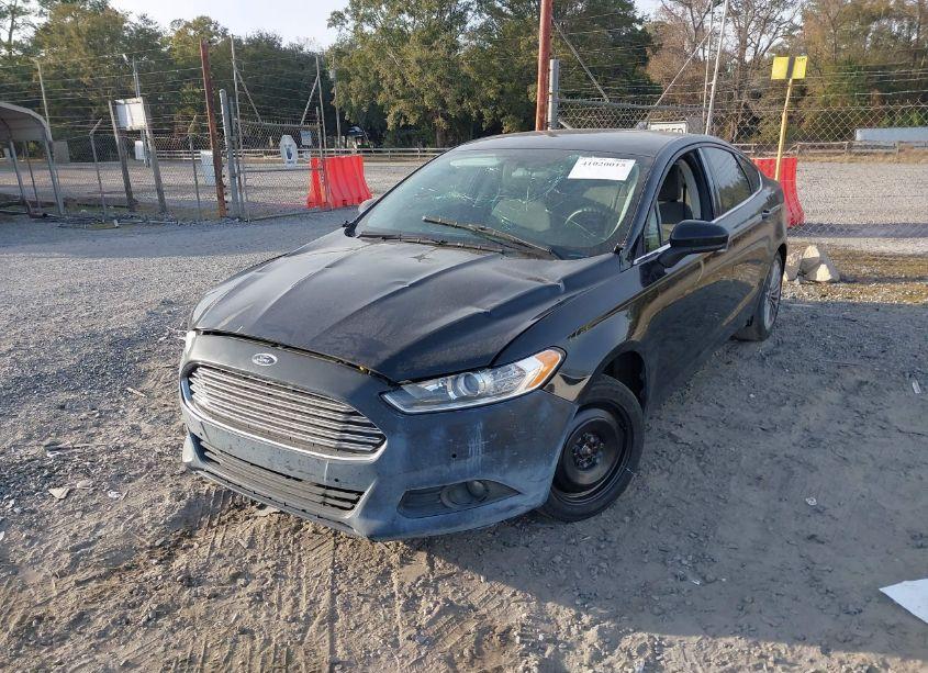 Photo 2 of 2016 Ford Fusion S (VIN 3FA6P0G76GR103626)