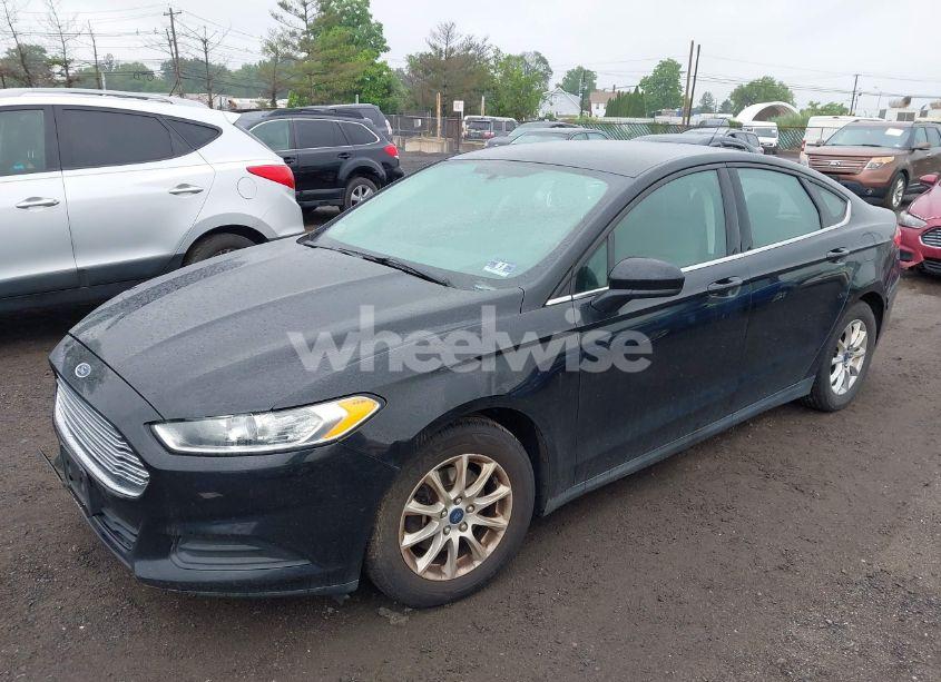 Photo 2 of 2016 Ford Fusion S (VIN 3FA6P0G76GR176818)