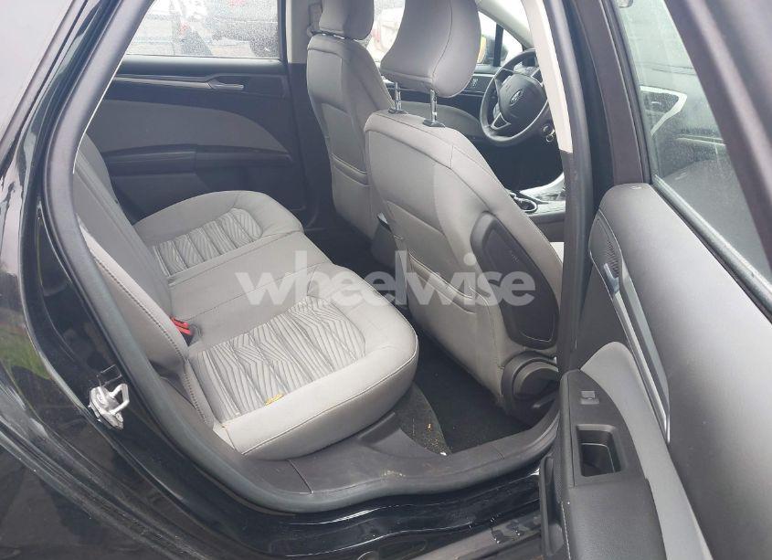 Photo 8 of 2016 Ford Fusion S (VIN 3FA6P0G76GR176818)