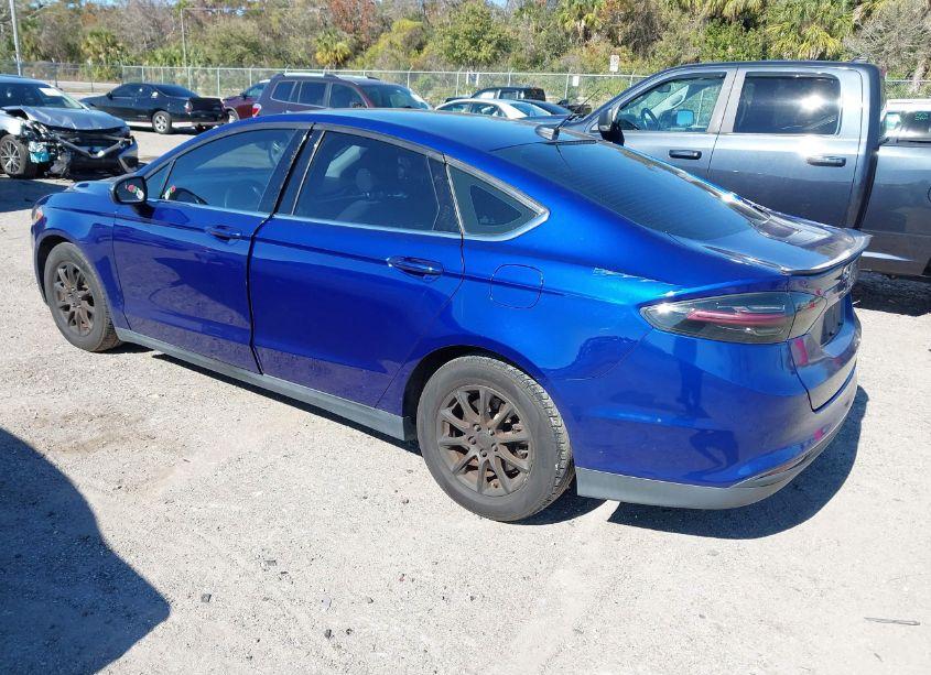 Photo 3 of 2016 Ford Fusion S (VIN 3FA6P0G76GR243966)