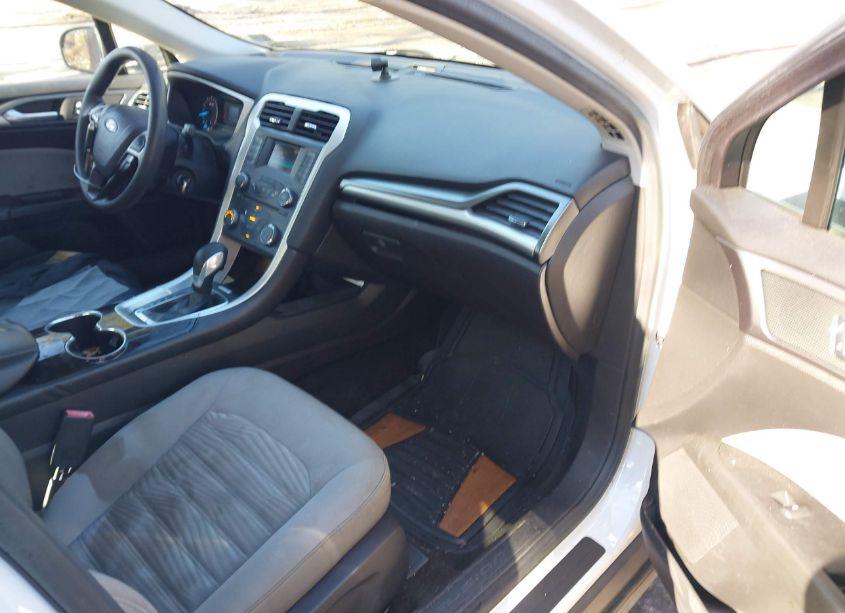 Photo 5 of 2016 Ford Fusion S (VIN 3FA6P0G76GR312011)