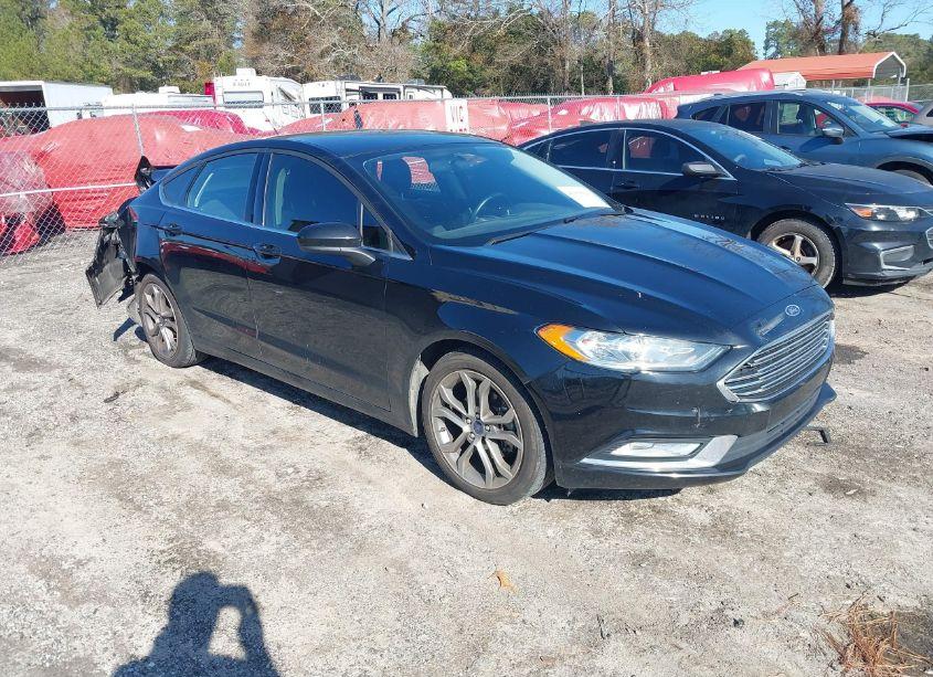 2017 Ford Fusion S (VIN 3FA6P0G76HR189067) main photo