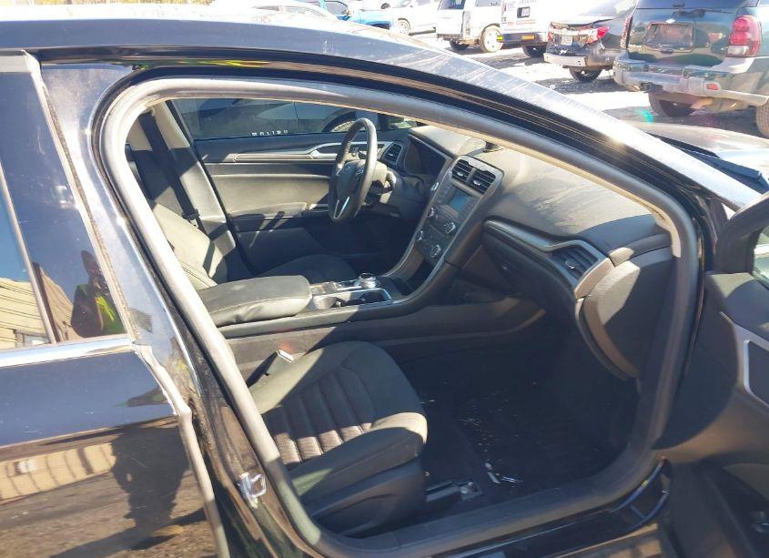 Photo 5 of 2017 Ford Fusion S (VIN 3FA6P0G76HR189067)