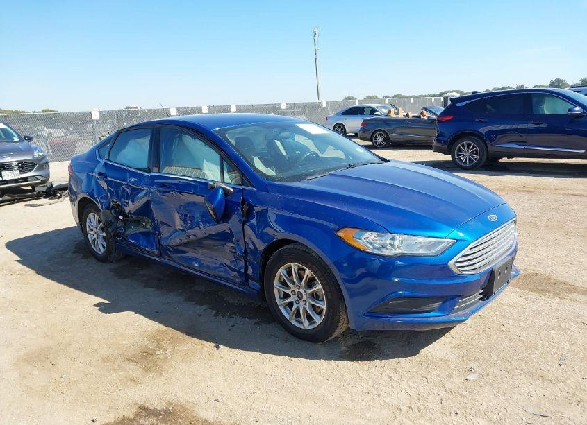 2017 Ford Fusion S (VIN 3FA6P0G76HR259490) main photo