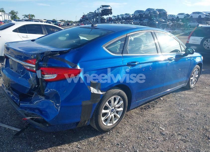 Photo 4 of 2017 Ford Fusion S (VIN 3FA6P0G76HR319607)