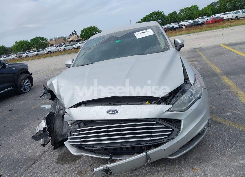 Photo 12 of 2018 Ford Fusion S (VIN 3FA6P0G76JR143616)