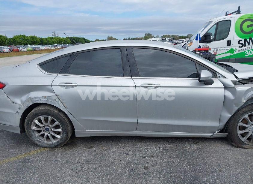 Photo 13 of 2018 Ford Fusion S (VIN 3FA6P0G76JR143616)