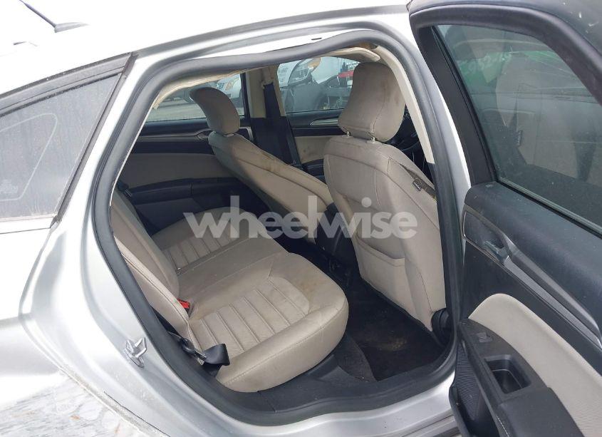 Photo 8 of 2018 Ford Fusion S (VIN 3FA6P0G76JR143616)