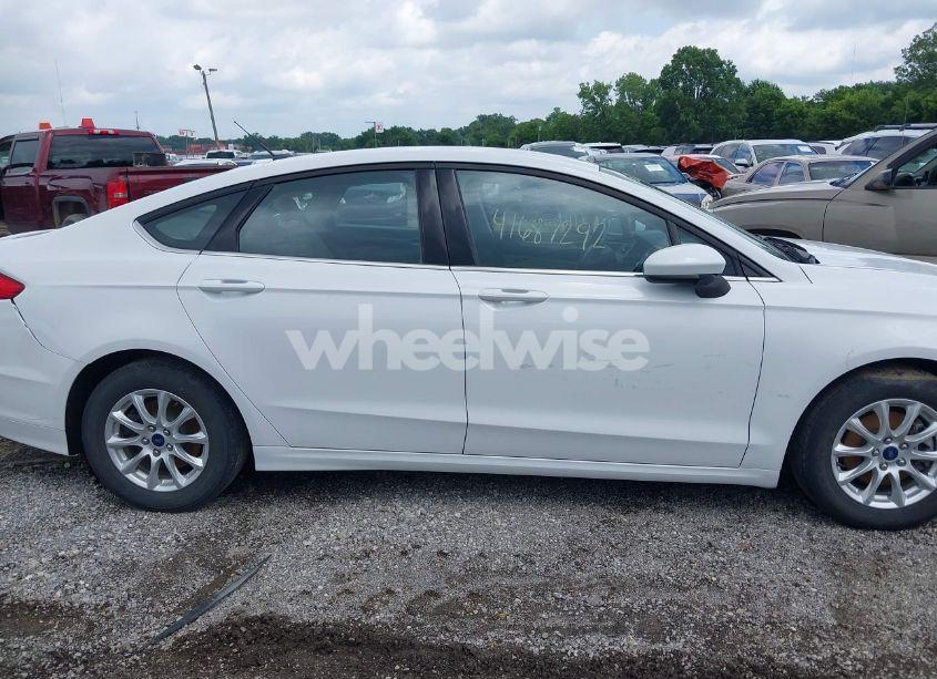 Photo 14 of 2018 Ford Fusion S (VIN 3FA6P0G76JR156558)