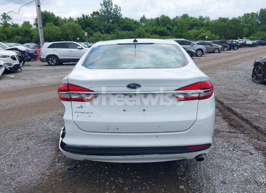 Photo 17 of 2018 Ford Fusion S (VIN 3FA6P0G76JR156558)