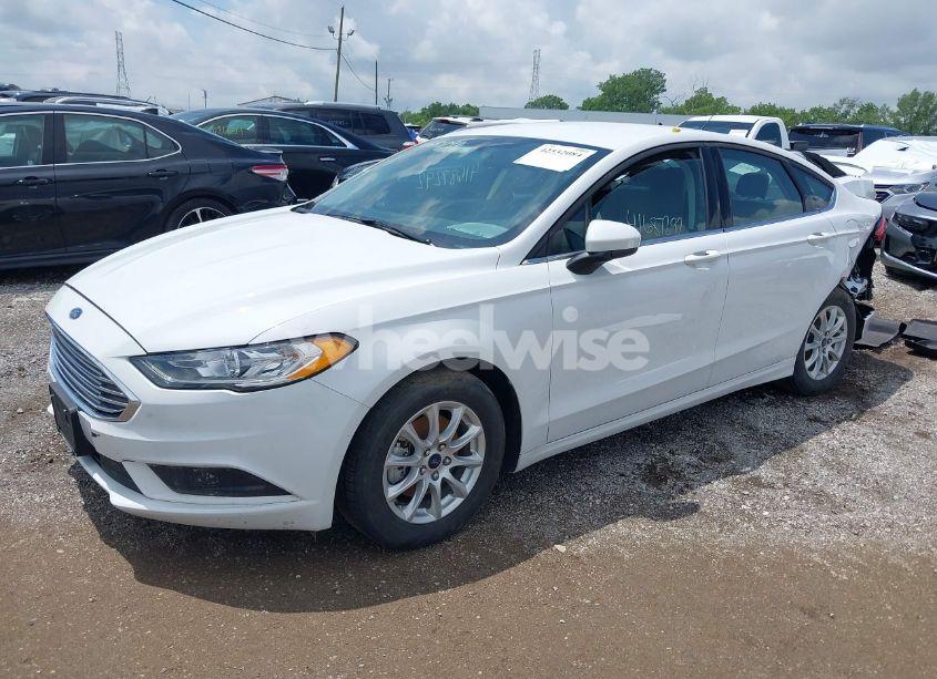 Photo 2 of 2018 Ford Fusion S (VIN 3FA6P0G76JR156558)