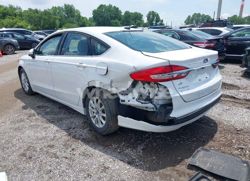 Photo 3 of 2018 Ford Fusion S (VIN 3FA6P0G76JR156558)