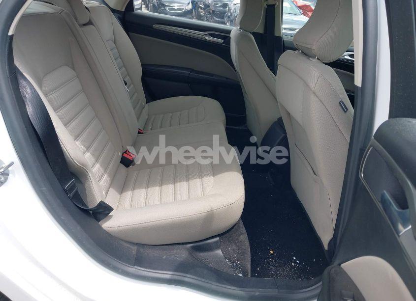 Photo 8 of 2018 Ford Fusion S (VIN 3FA6P0G76JR156558)