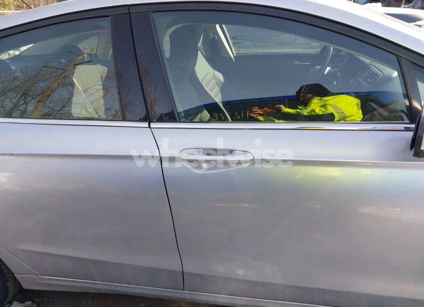 Photo 13 of 2018 Ford Fusion S (VIN 3FA6P0G76JR184442)