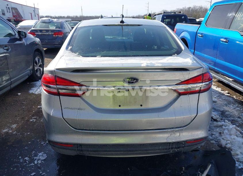 Photo 16 of 2018 Ford Fusion S (VIN 3FA6P0G76JR184442)