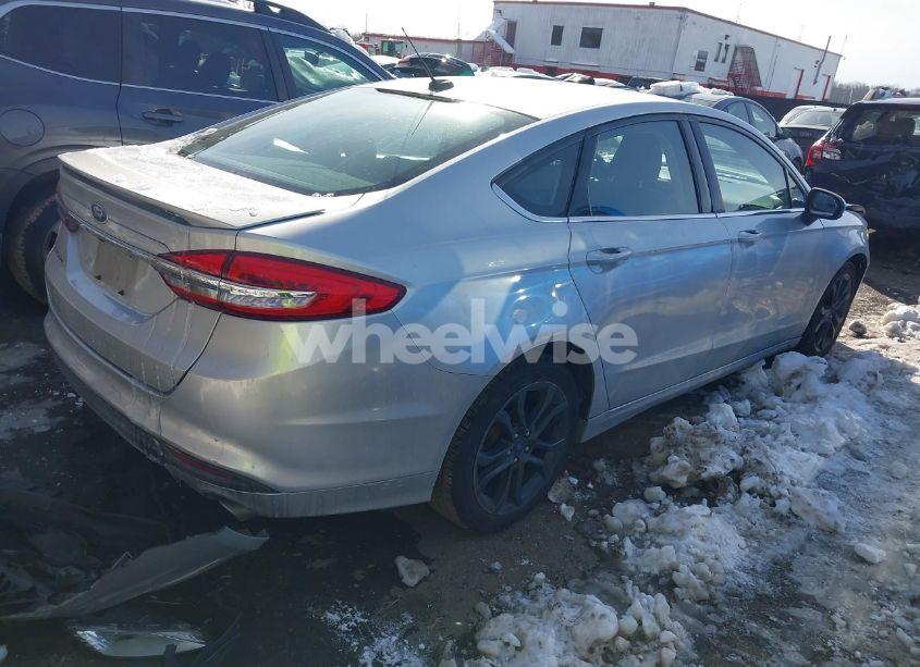 Photo 4 of 2018 Ford Fusion S (VIN 3FA6P0G76JR184442)