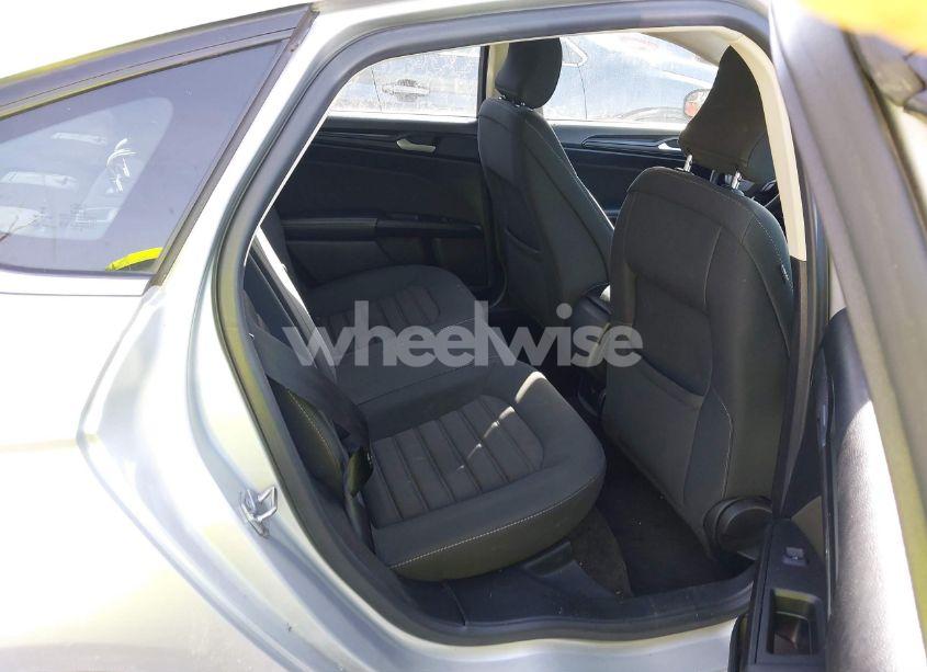 Photo 8 of 2018 Ford Fusion S (VIN 3FA6P0G76JR184442)