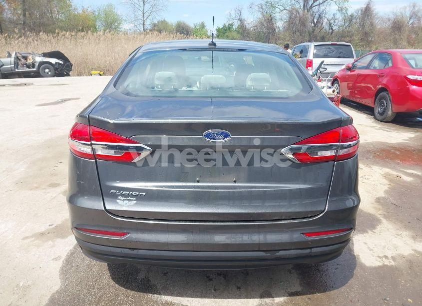 Photo 16 of 2019 Ford Fusion S (VIN 3FA6P0G76KR247492)