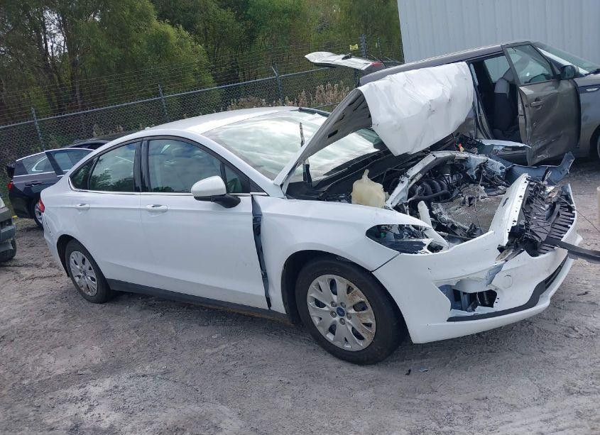 Photo 12 of 2020 Ford Fusion S (VIN 3FA6P0G76LR220570)