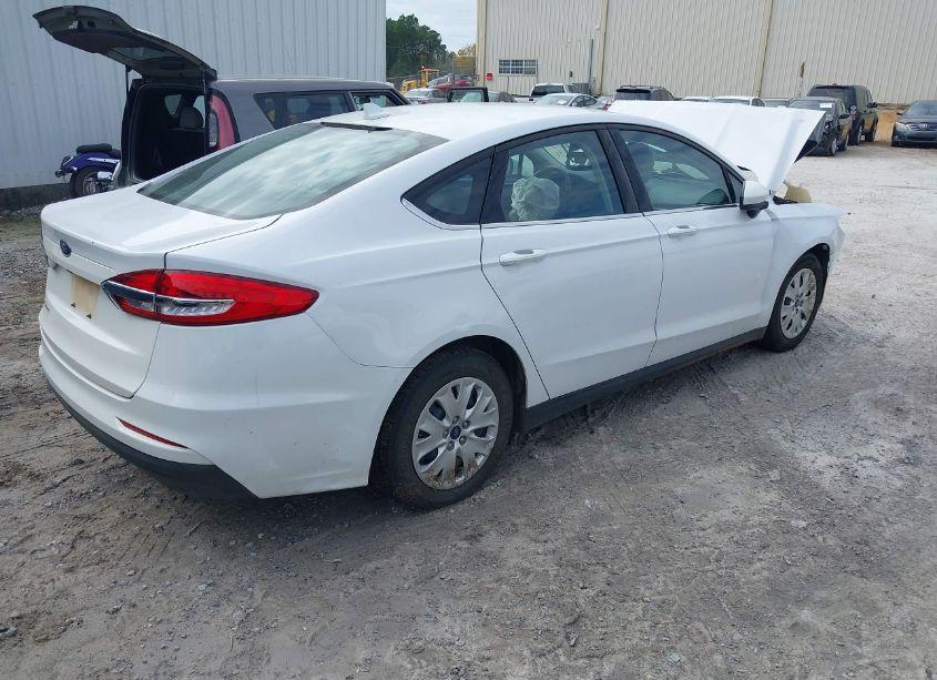 Photo 4 of 2020 Ford Fusion S (VIN 3FA6P0G76LR220570)
