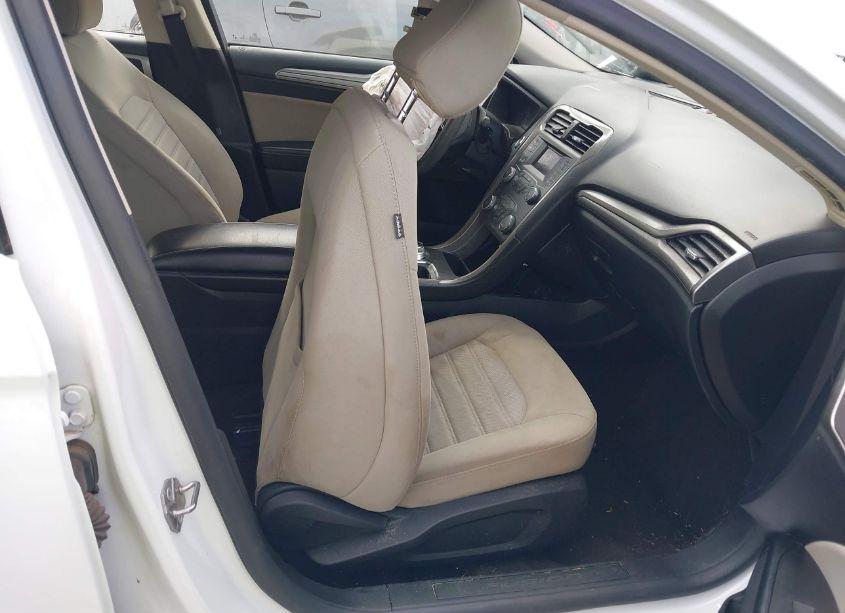 Photo 5 of 2020 Ford Fusion S (VIN 3FA6P0G76LR220570)