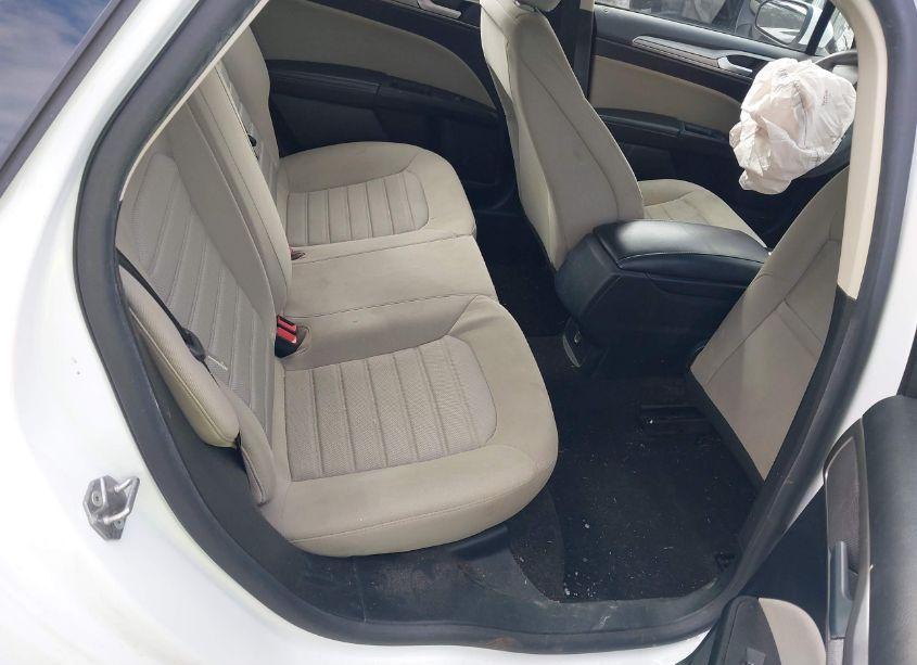 Photo 8 of 2020 Ford Fusion S (VIN 3FA6P0G76LR220570)