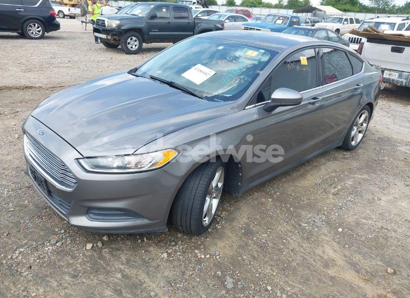 Photo 2 of 2013 Ford Fusion S (VIN 3FA6P0G77DR211295)