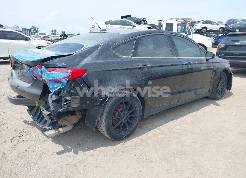 Photo 4 of 2013 Ford Fusion S (VIN 3FA6P0G77DR212480)