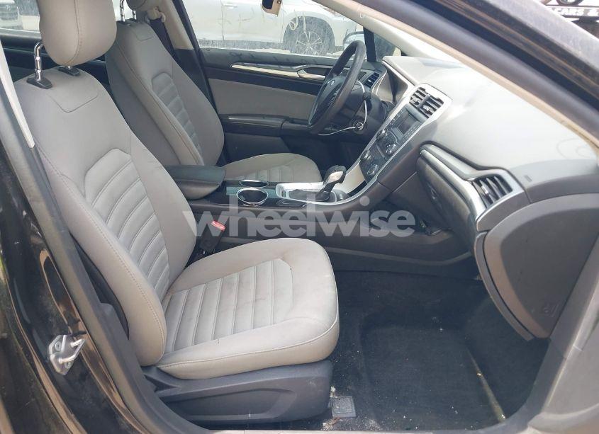 Photo 5 of 2013 Ford Fusion S (VIN 3FA6P0G77DR212480)