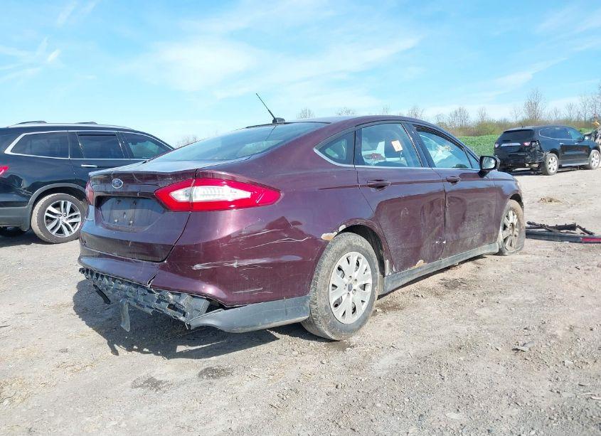 Photo 4 of 2013 Ford Fusion S (VIN 3FA6P0G77DR232163)