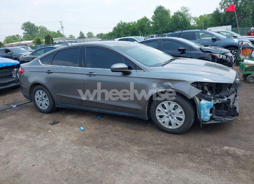 Photo 14 of 2014 Ford Fusion S (VIN 3FA6P0G77ER159541)