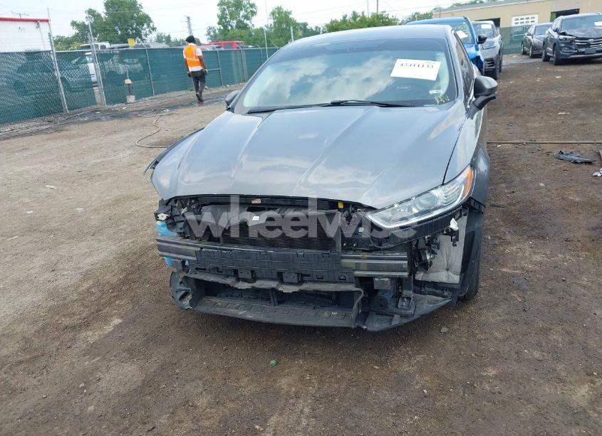 Photo 6 of 2014 Ford Fusion S (VIN 3FA6P0G77ER159541)