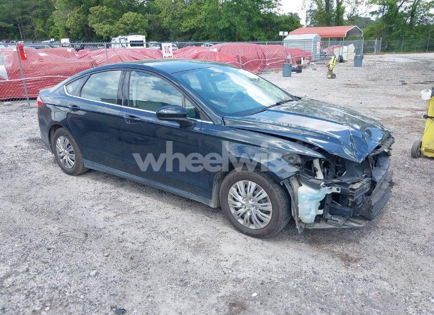 2014 Ford Fusion S (VIN 3FA6P0G77ER232956) main photo