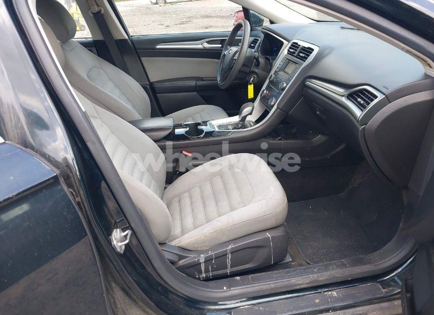 Photo 5 of 2014 Ford Fusion S (VIN 3FA6P0G77ER232956)