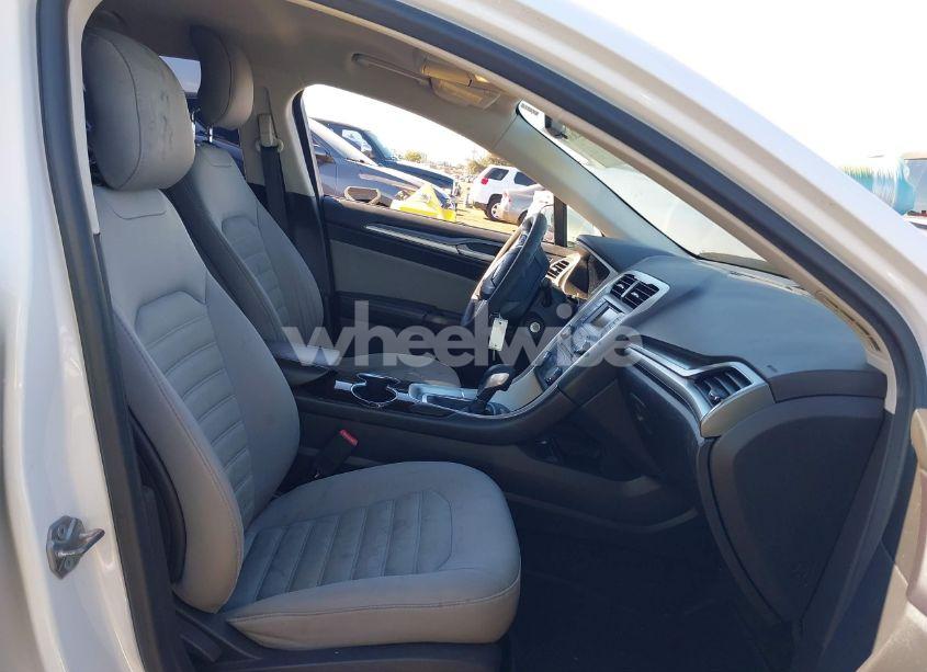 Photo 5 of 2014 Ford Fusion S (VIN 3FA6P0G77ER331616)