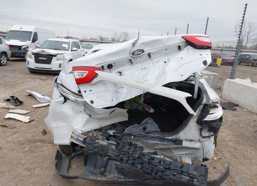 Photo 16 of 2014 Ford Fusion S (VIN 3FA6P0G77ER359559)