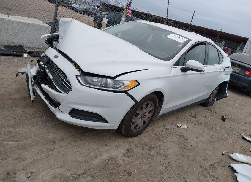 Photo 2 of 2014 Ford Fusion S (VIN 3FA6P0G77ER359559)