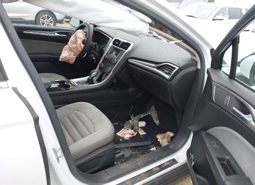 Photo 5 of 2014 Ford Fusion S (VIN 3FA6P0G77ER359559)