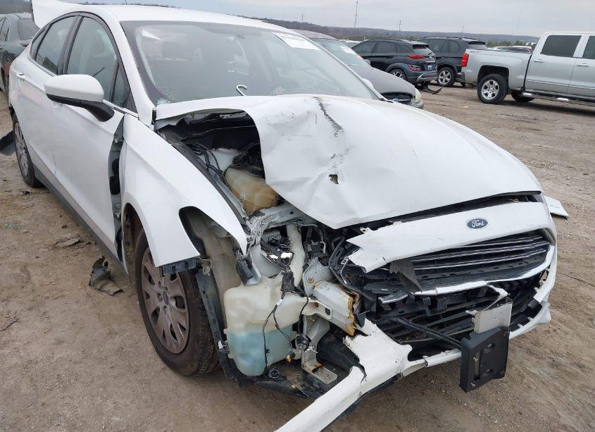 Photo 6 of 2014 Ford Fusion S (VIN 3FA6P0G77ER359559)