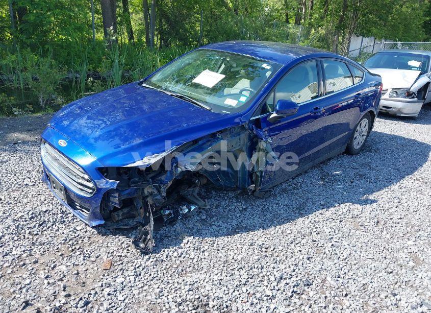 Photo 2 of 2014 Ford Fusion S (VIN 3FA6P0G77ER385188)