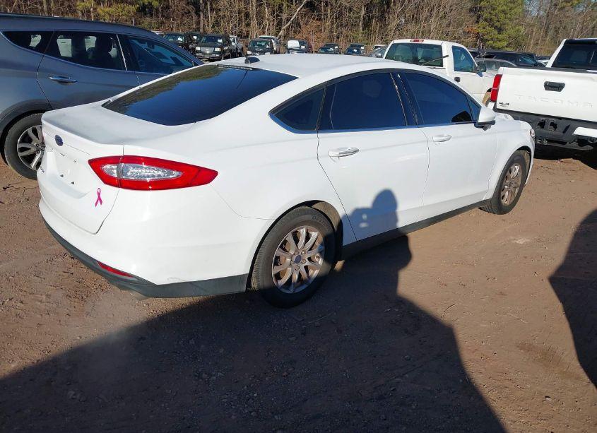 Photo 4 of 2015 Ford Fusion S (VIN 3FA6P0G77FR132275)