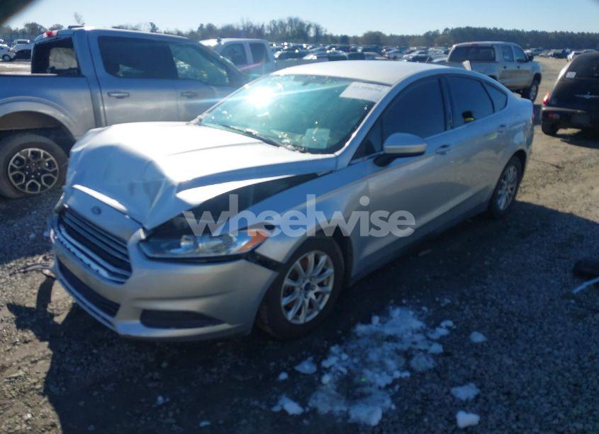 Photo 2 of 2015 Ford Fusion S (VIN 3FA6P0G77FR135015)