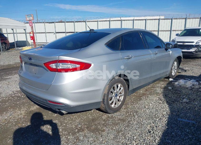 Photo 4 of 2015 Ford Fusion S (VIN 3FA6P0G77FR135015)